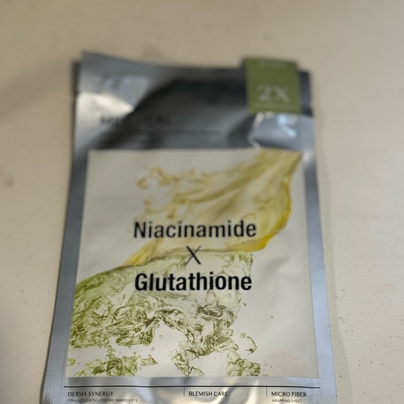 ❤️ Skincare Bundle for $15 ❤️ - Picture 4 of 5